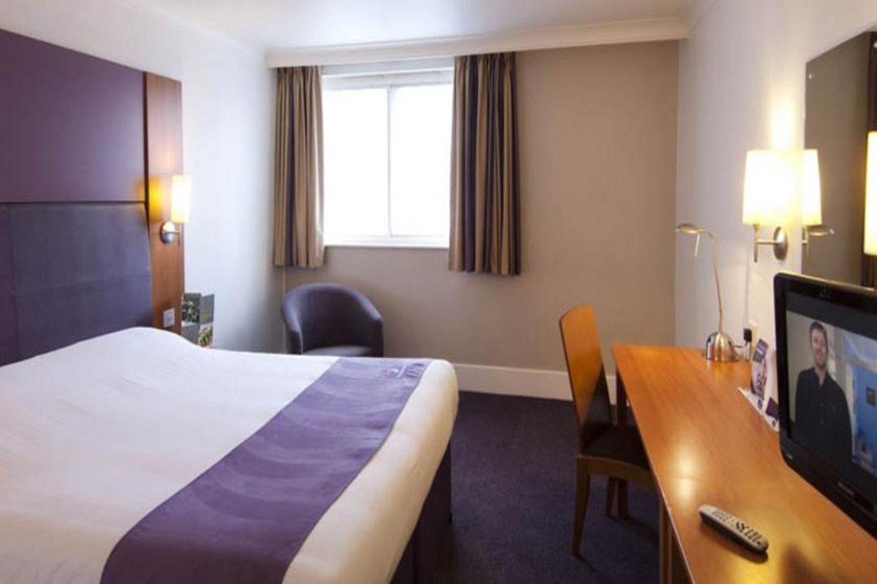 Premier Inn Rugby North - M6 Jct 1 Екстер'єр фото